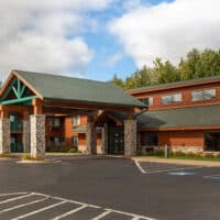 best central Wisconsin resorts, exterior of Cobblestone Hotel & Suites