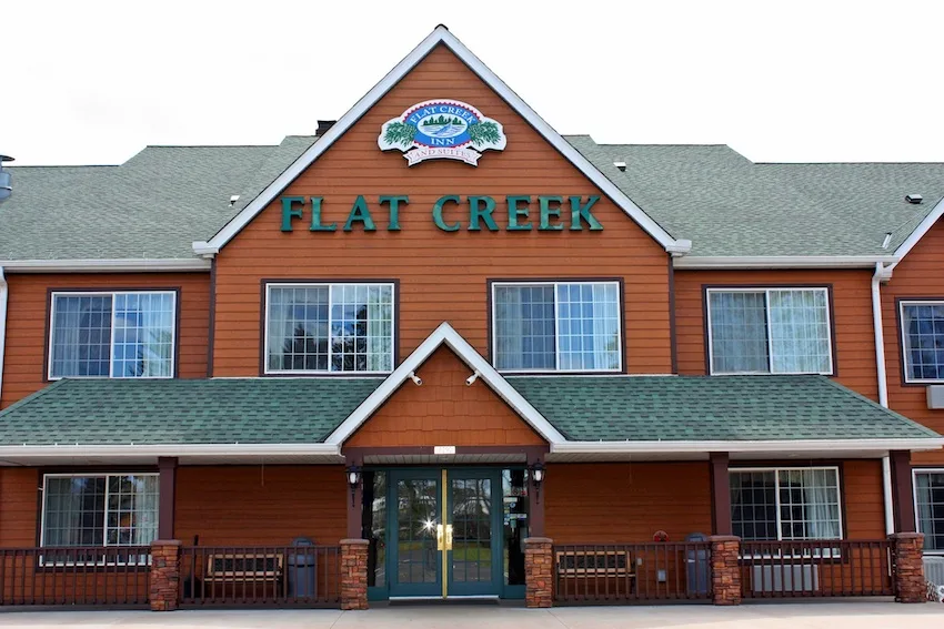 Northern Wisconsin winter resorts, exterior view of Flat Creek Lodge