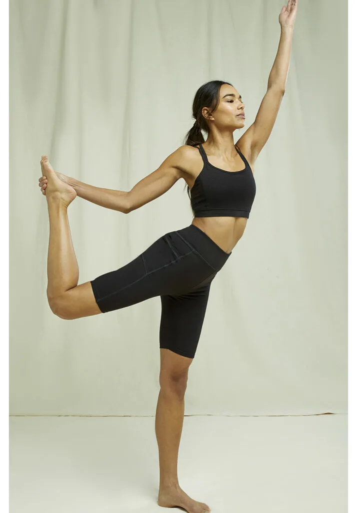 ethical yoga wear, woman in yoga pose