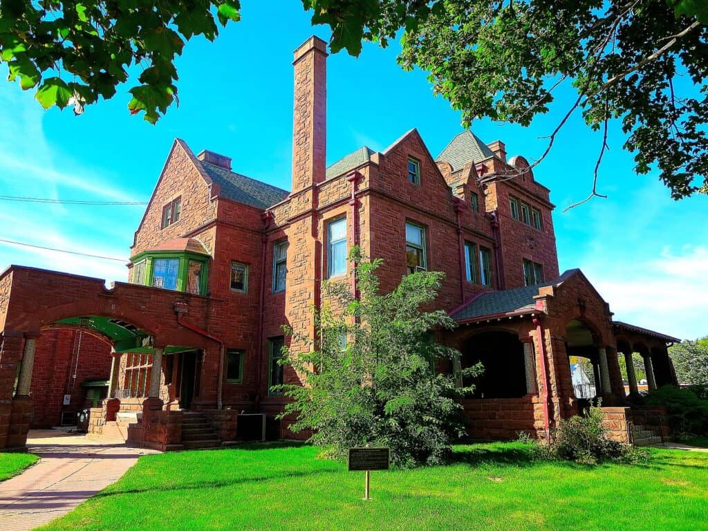 ringling house in baraboo, haunted places in wisconsin