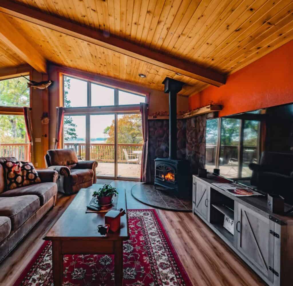cozy cabin in wisconsin with hot tub