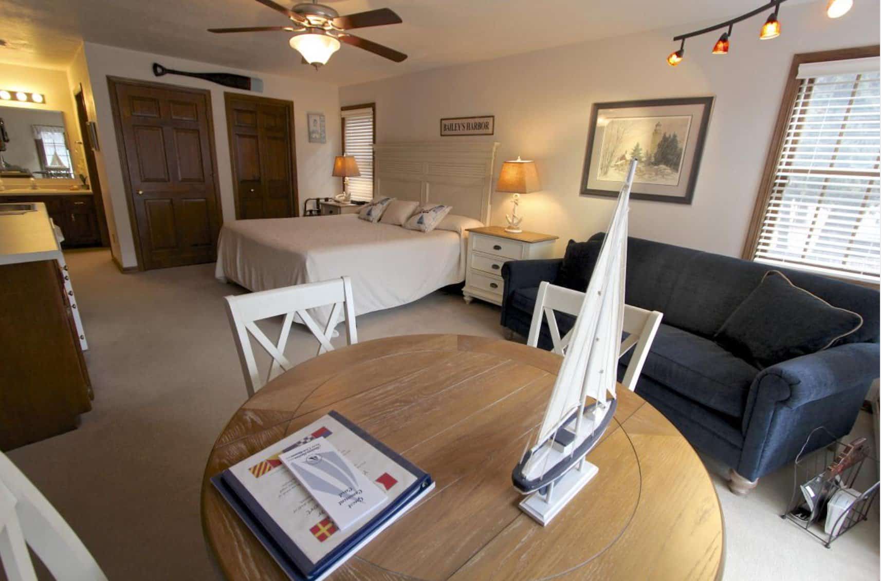 Bayfield yacht resort, a hotel room in bayfield, wisconsin
