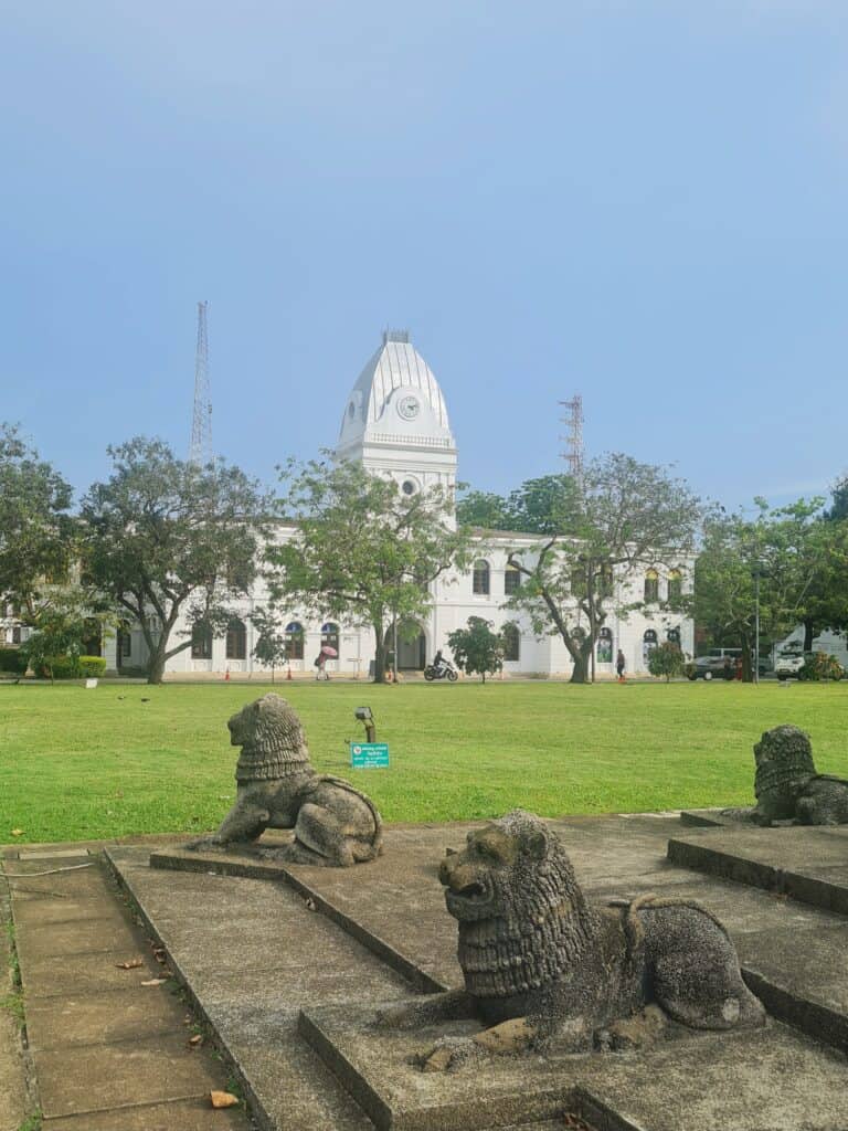 Colombo square - 10 Best Historical Places in Sri Lanka