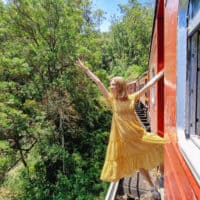 travel blogger luxembourg in ella train sri lanka