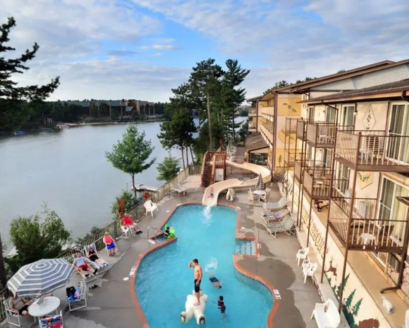 best places to stay in Wisconsin Dells, aerial view of the outdoor pool at Cliffside Resort & Suites