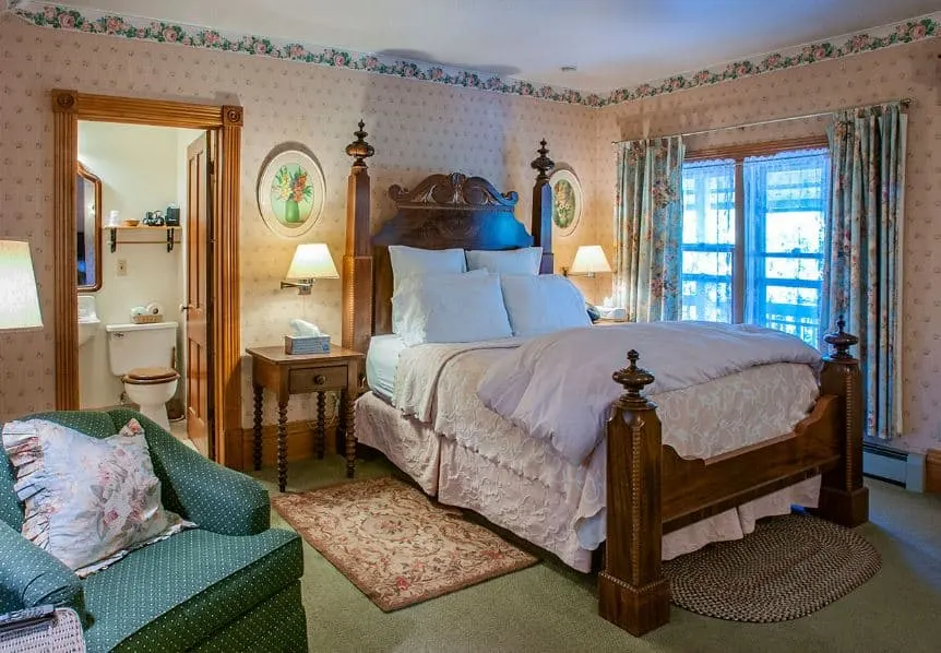 cozy room at the White Lace Inn, Door County