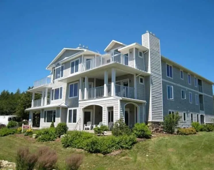 exterior of the The Shoreline Resort in Door County, Wisconsin