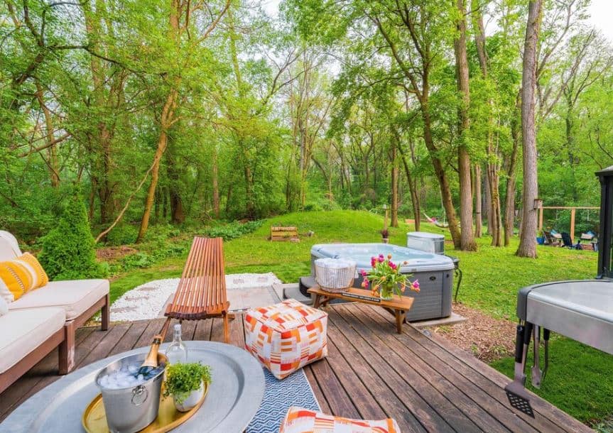 exterior of the Luxury Lake Geneva cottage with hot tub, Wisconsin