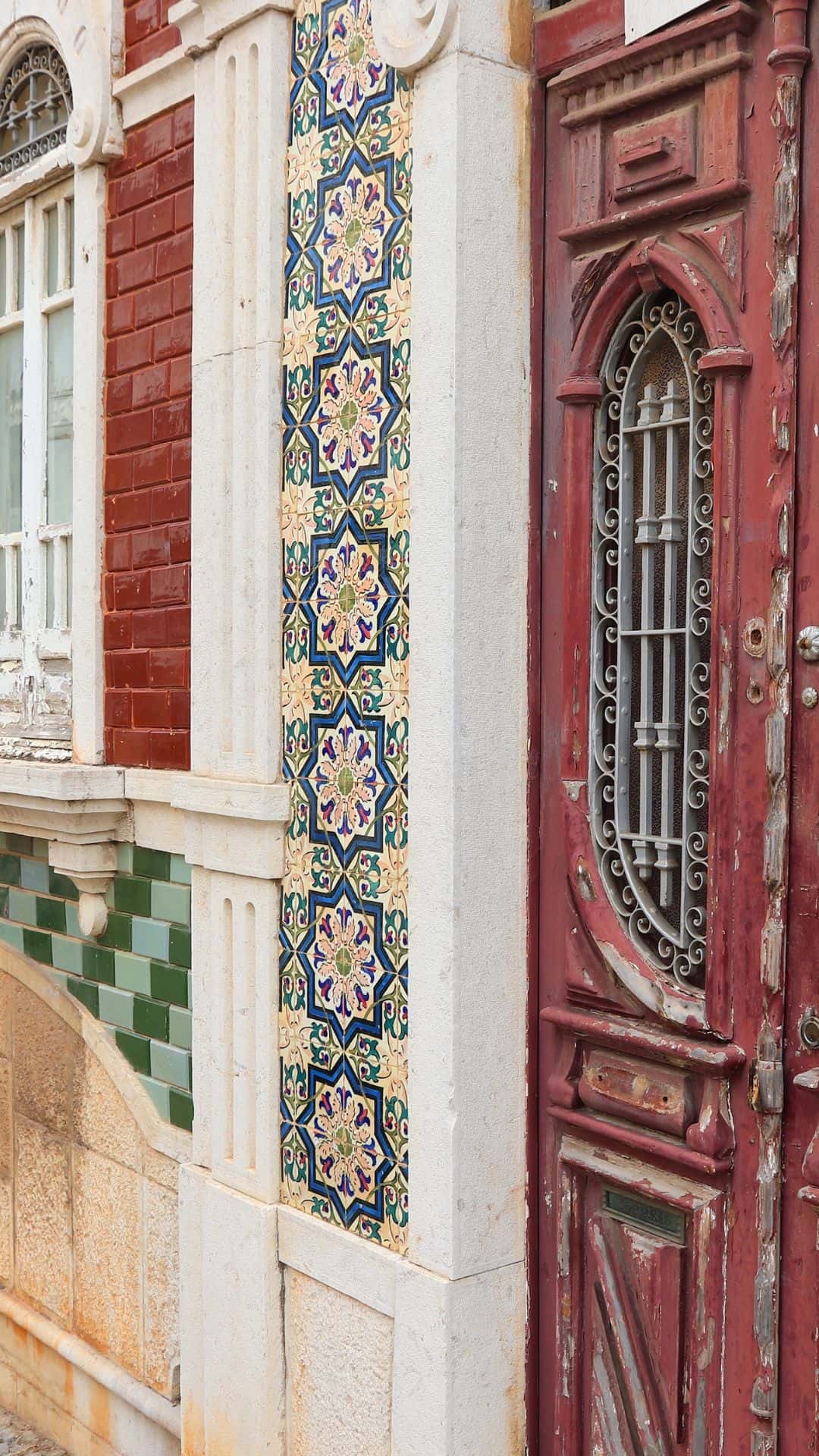 where to stay in Faro traditional architecture from faro algarve old town. Where to stay in Faro