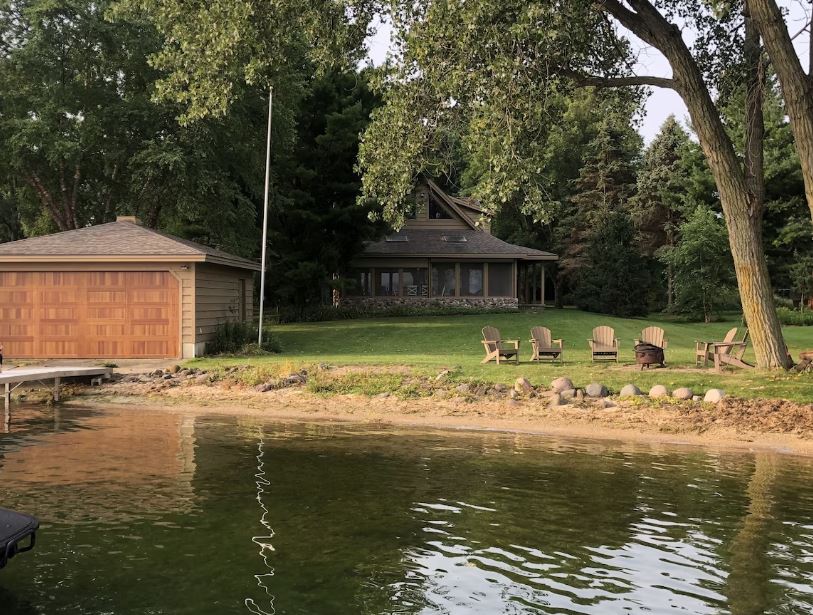 Executive lake front home sleeps with Amazing Views in Markesan, Wisconsin