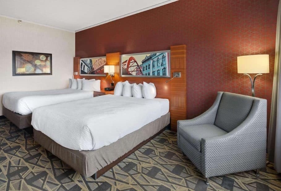 bedroom with 2 separate beds at Radisson Hotel La Crosse, Wisconsin