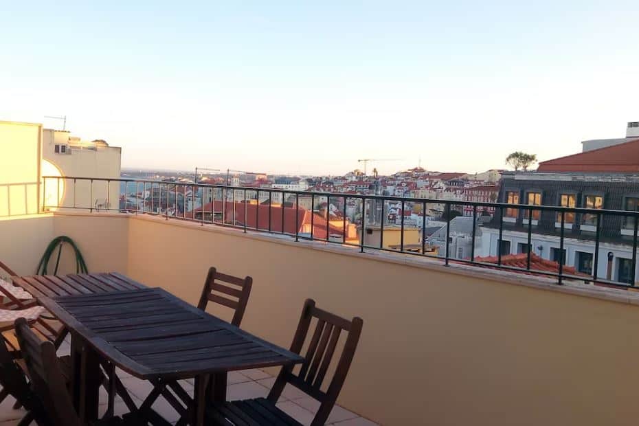 roof top balcony with city views at Apartment with magnificent views in Lisboa, Portugal