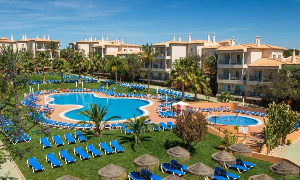 pool area with sun lounges at the 3HB Clube Humbria - All Inclusive in Albufeira