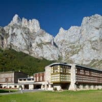 Parador de Fuente Dé in Spain with mountain the back, one of the Best Paradores in Northern Spain